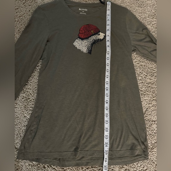 Columbia Soft Green Long Sleeved T Beaver with Beanie graphic Womens size Large - Picture 8 of 9